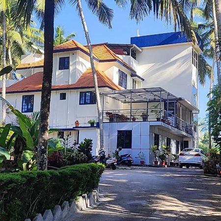 Indeevaram Apartments โกวาลัม ภายนอก รูปภาพ